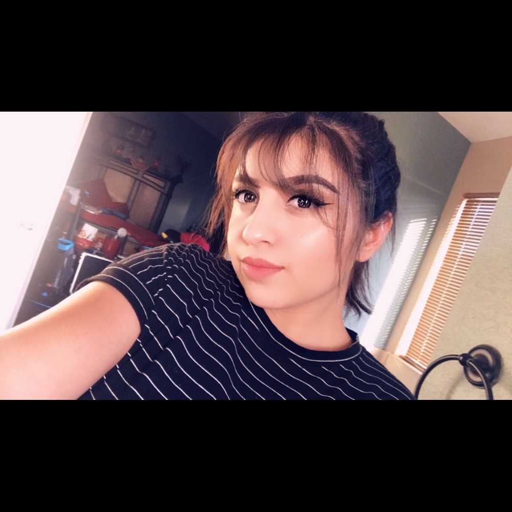 Meet your Posher, Crystalyn